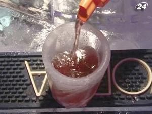 У Барселоні працює крижаний бар на березі моря У Барселоні працює крижаний бар на березі моря