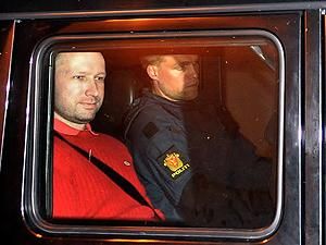 После задержания Брейвик сказал два слова: "Я закончил" После задержания Брейвик сказал два слова: "Я закончил"