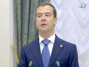 Медведєв починав свою президентську кар'єру з двірника Медведєв починав свою президентську кар'єру з двірника