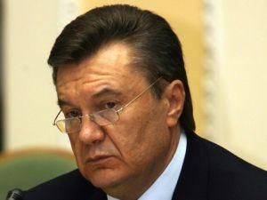 Янукович терміново вилітає в Луганську область
