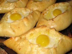 Рекорд: У Батумі з’їли восьмиметровий хачапурі за півтори хвилини Рекорд: У Батумі з’їли восьмиметровий хачапурі за півтори хвилини