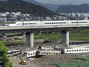 Китай: Количество жертв столкновения поездов выросло до 40 человек