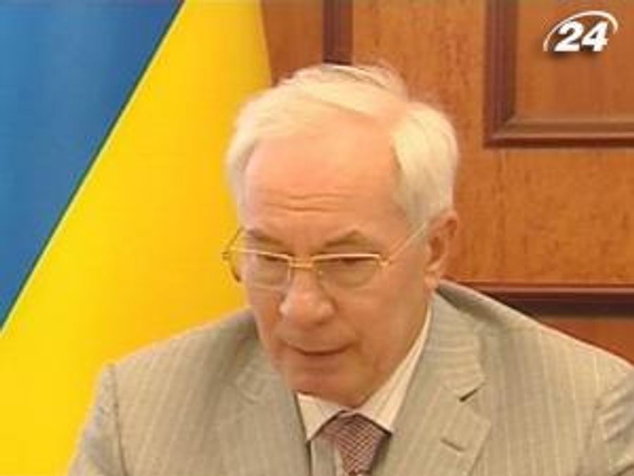 Азаров: Будемо молитись за всіх жертв вибуху на шахті