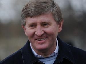 Ахметов пообіцяв допомогти сім'ям загиблих та постраждалих внаслідок аварій на шахтах Ахметов пообіцяв допомогти сім'ям загиблих та постраждалих внаслідок аварій на шахтах