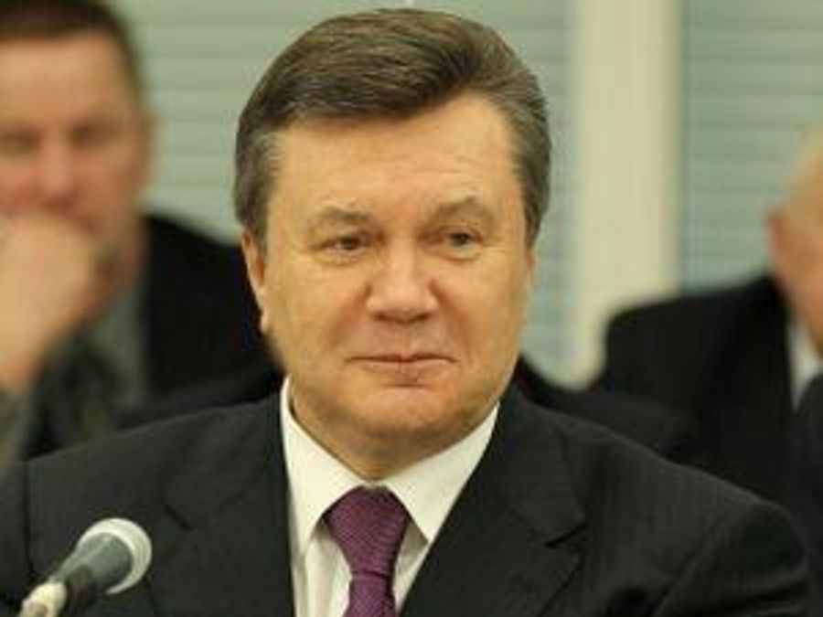 Янукович зустрівся із рідними загиблих шахтарів Янукович зустрівся із рідними загиблих шахтарів