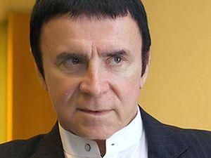 Кашпіровський вимагає від Януковича заборонити діяльність українських цілителів Кашпіровський вимагає від Януковича заборонити діяльність українських цілителів