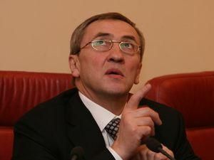 Томенко закликає владу розібратися із корупцією Черновецького