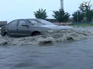 Тропический шторм уже больше недели бушует в Азии Тропический шторм уже больше недели бушует в Азии