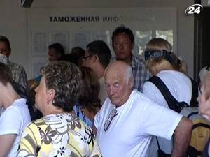 Крим: через банкрутство авіакомпанії “Континент” туристи не можуть вилетіти Крим: через банкрутство авіакомпанії “Континент” туристи не можуть вилетіти