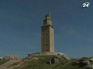 Испания: архитекторы реставрируют самый древний маяк в мире