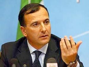 Италия требует созвать СБ ООН из-за событий в Сирии Италия требует созвать СБ ООН из-за событий в Сирии