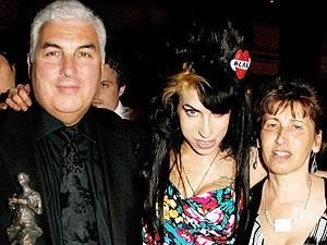 Семья Эми Уайнхаус хочет создать центр реабилитации Семья Эми Уайнхаус хочет создать центр реабилитации