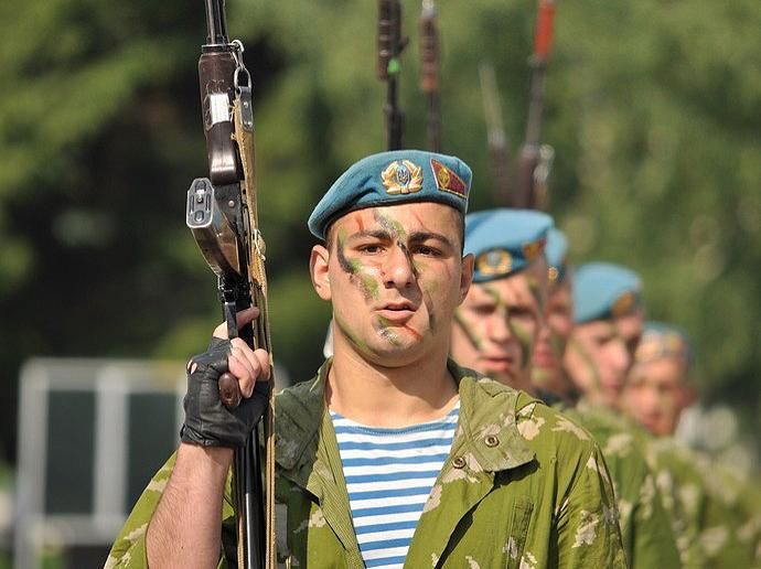 Во Львове отпраздновали День ВДВ