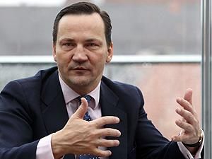 Польща закликає Лукашенка мирно передати владу Польща закликає Лукашенка мирно передати владу