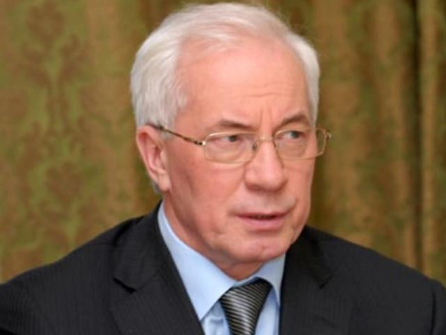 Азаров сделает выводы из угрозы дефолта США