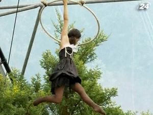 Ботанічний сад "Едем" приймає гастролі циркової трупи - 4 серпня 2011 - Телеканал новин 24 Ботанічний сад "Едем" приймає гастролі циркової трупи - 4 серпня 2011 - Телеканал новин 24