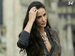 Демі Мур рекламує осінню колекцію марки Ann Taylor Демі Мур рекламує осінню колекцію марки Ann Taylor