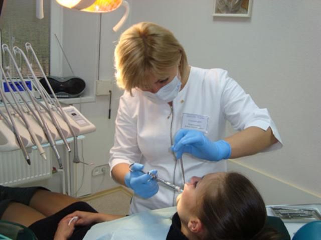 Послуги стоматологів подорожчають на 20%