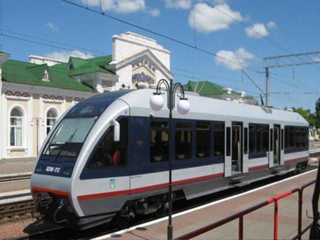 Білорусів пересадять на рейкові автобуси Білорусів пересадять на рейкові автобуси