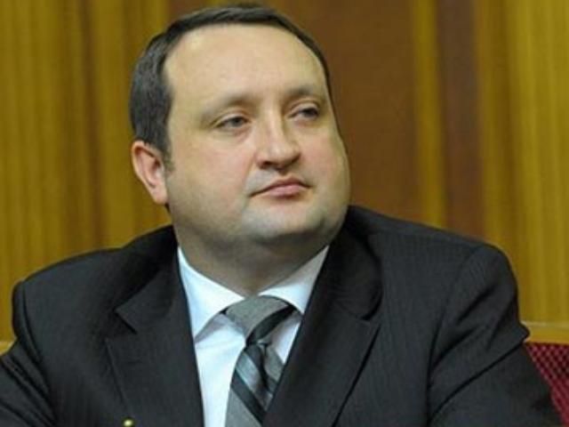 Арбузов сможет ограничить работу украинских банков за рубежом
