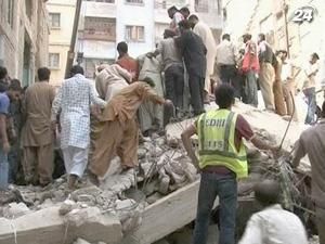 В Пакистане рухнул жилой дом, есть жертвы