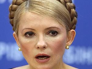 Тимошенко не розуміє Азарова і просить перекладача Тимошенко не розуміє Азарова і просить перекладача