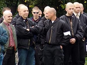 25% московских старшеклассников поддерживают скинхедов 25% московских старшеклассников поддерживают скинхедов