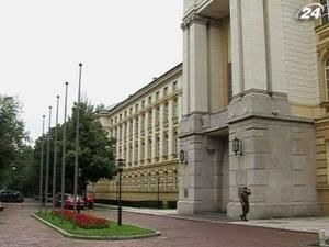 Польша называет арест Тимошенко поспешным и радикальным Польша называет арест Тимошенко поспешным и радикальным