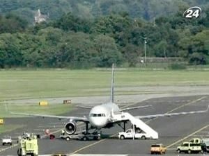 У США через повідомлення про бомбу евакуювали пасажирів авіалайнера У США через повідомлення про бомбу евакуювали пасажирів авіалайнера