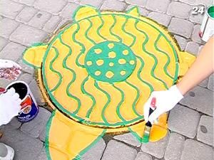 Разрисованные люки в Ивано-Франковске поднимают настроение Разрисованные люки в Ивано-Франковске поднимают настроение