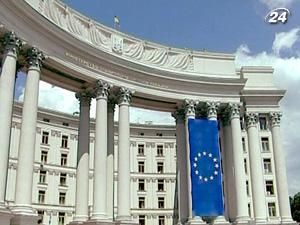 У МЗС сподіваються, що арешт Тимошенко не повпливає на стосунки з ЄС У МЗС сподіваються, що арешт Тимошенко не повпливає на стосунки з ЄС