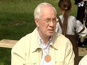 Азаров: Не раджу знущатися над судом Азаров: Не раджу знущатися над судом