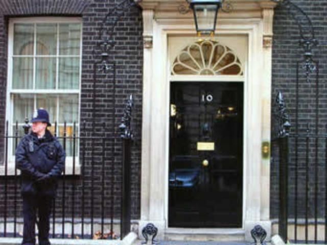 Великобритания задумалась о своем рейтинге "S&P" Великобритания задумалась о своем рейтинге "S&P"