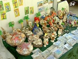 Кримські сувеніри, зазвичай, мандрують з Китаю Кримські сувеніри, зазвичай, мандрують з Китаю