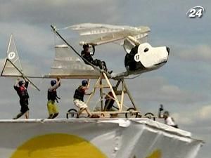 На Москве-реке состоялся фестиваль летающих чудо-аппаратов