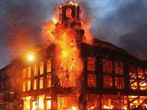 Беспорядки в Британии перекинулись на Ливерпуль Беспорядки в Британии перекинулись на Ливерпуль