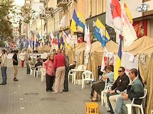 Четвертая ночь под Печерским судом прошла без эксцессов Четвертая ночь под Печерским судом прошла без эксцессов