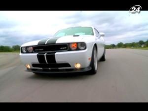 Легендарный Dodge Challenger SRT8 стал еще мощнее Легендарный Dodge Challenger SRT8 стал еще мощнее