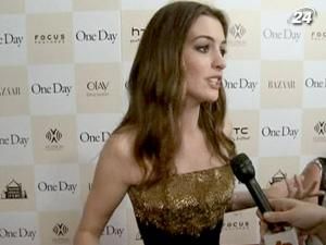 Энн Хэтэуэй и Джим Стерджесс - на премьере своей новой картины Энн Хэтэуэй и Джим Стерджесс - на премьере своей новой картины