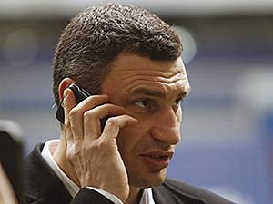 Кличко будет готовиться к бою с Адамеком в Киеве Кличко будет готовиться к бою с Адамеком в Киеве