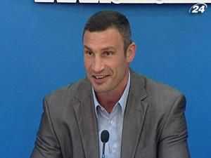 Кличко готовий взяти на поруки "тендітну жінку" Тимошенко Кличко готовий взяти на поруки "тендітну жінку" Тимошенко