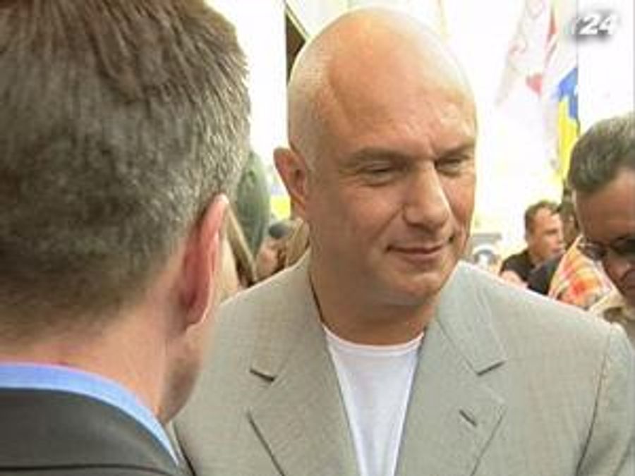 Чоловік Тимошенко, Сухов та Власенко зустрілись з екс-прем'єром Чоловік Тимошенко, Сухов та Власенко зустрілись з екс-прем'єром