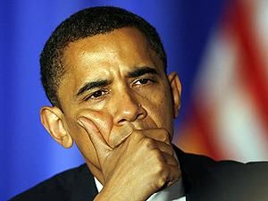 Обама встретил самолеты с погибшими десантниками Обама встретил самолеты с погибшими десантниками