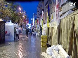 Палаточный городок возле Печерского суда провел еще одну ночь без инцидентов Палаточный городок возле Печерского суда провел еще одну ночь без инцидентов