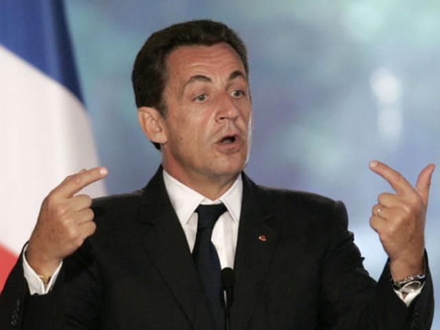 Саркозі скликає міністрів через фінансову ситуацію