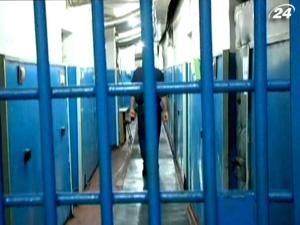 Луганск: безработный парень из пистолета стрелял по людям Луганск: безработный парень из пистолета стрелял по людям