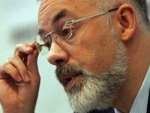 Табачник: Вузы - не магазины, чтобы их закрывать Табачник: Вузы - не магазины, чтобы их закрывать