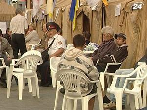 Решение о палатках возле суда рассматривают юристы КГГА 