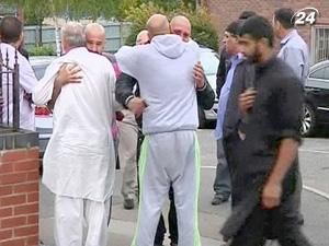 Минувшая ночь в Великобритании прошла относительно спокойно Минувшая ночь в Великобритании прошла относительно спокойно