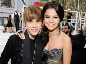 Голых Бибера и Гомес отлили в бронзе (ФОТО) Голых Бибера и Гомес отлили в бронзе (ФОТО)